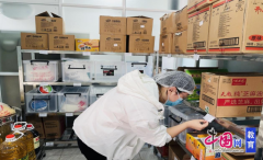 设想形式多样的勾当：小班通过旁不雅绘本《细